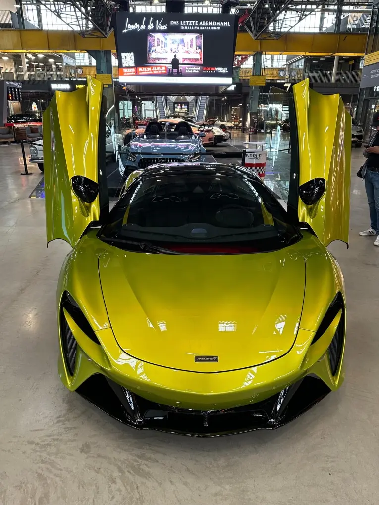 McLaren Artura Spider 2024, Heckansicht — Munich Luxury Cars, München