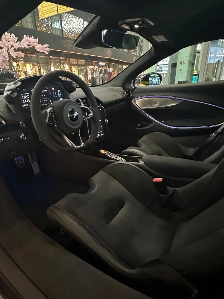 McLaren Artura Spider 2024, Armaturenbrett — Munich Luxury Cars, München