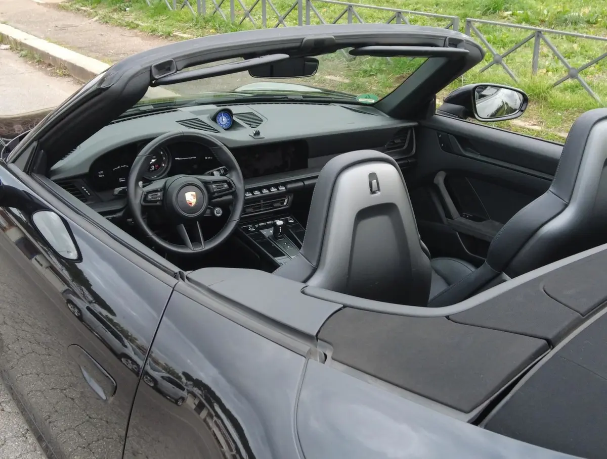 Porsche 992 Carrera 4 GTS Cabrio 2024, Innenraum — Munich Luxury Cars, München