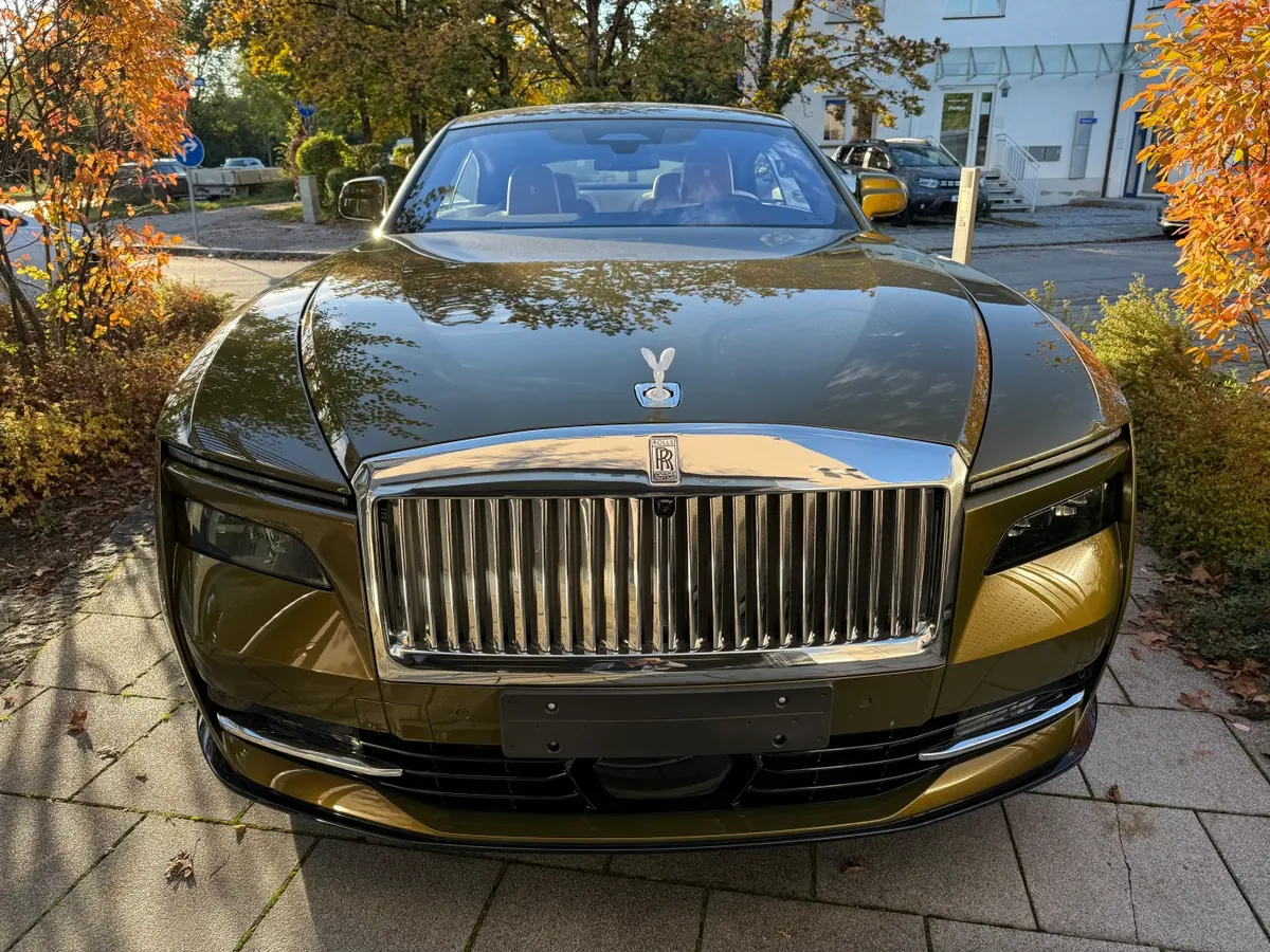 Rolls-Royce Spectre 2024, Frontansicht — Munich Luxury Cars, München